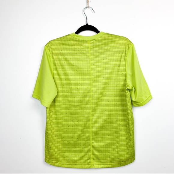 New Balance Bright Green Athletic Short Sleeve Shirt - Picture 10 of 10